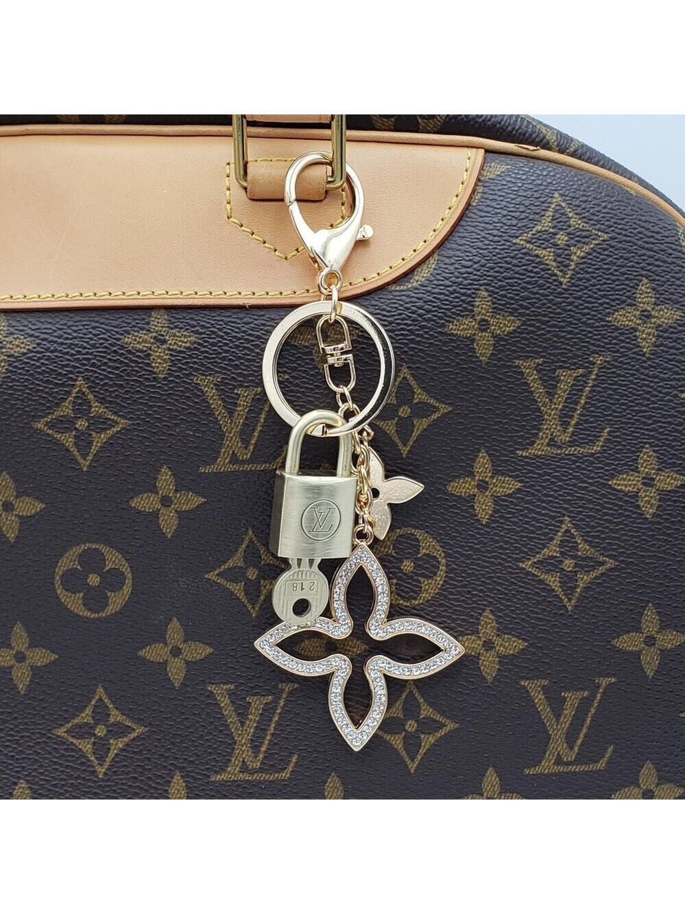 Authentic Louis Vuitton Lock & Key with Unbranded Clover Charm, Keychain 021126